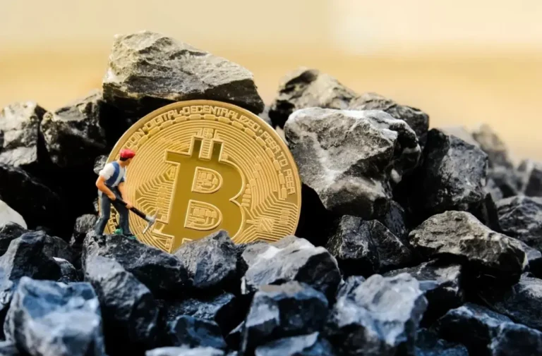 Bitcoin geopolitical risks 2025