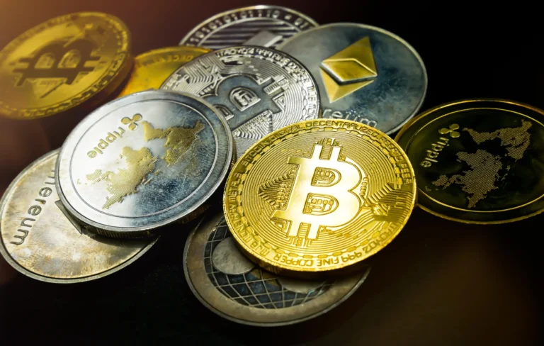 Bitcoin and Altcoin